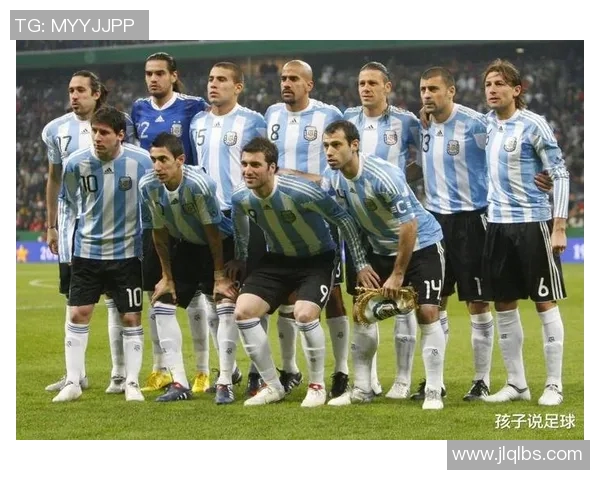 荣耀与梦想交织的绿茵传奇足球明星背后的故事与奋斗之路