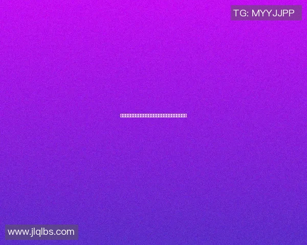 足球明星时尚风采展现衣架子图片尽显个性魅力与运动精神